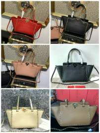 Picture of Valentino Handbags _SKUfw139062588fw